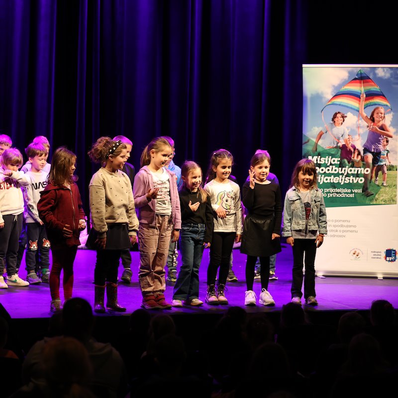 Spodbujajmo prijateljstvo